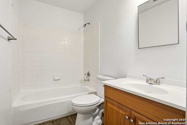 Image 37 of 47 For 522 Ashley  