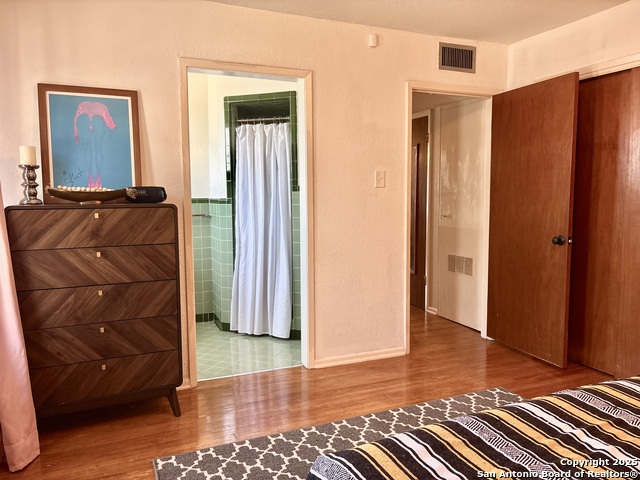 Image 15 of 26 For 315 Dresden  