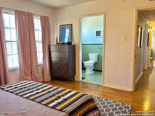 Image 17 of 26 For 315 Dresden  