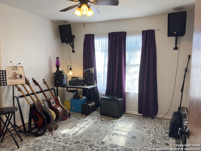 Image 19 of 26 For 315 Dresden  