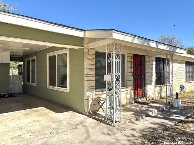 Image 2 of 26 For 315 Dresden  