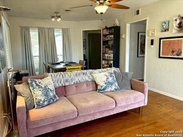 Image 7 of 26 For 315 Dresden  