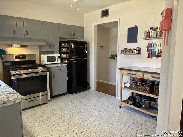 Image 9 of 26 For 315 Dresden  