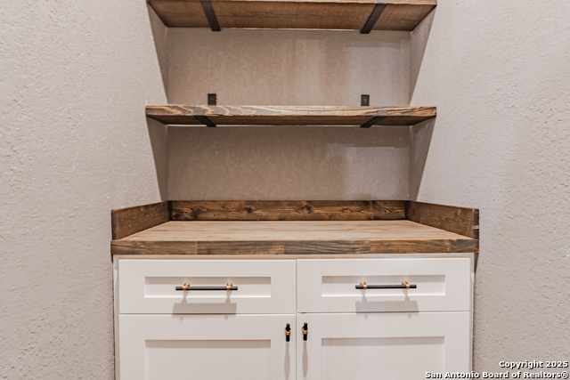 Image 14 of 47 For 732 Lake Valley