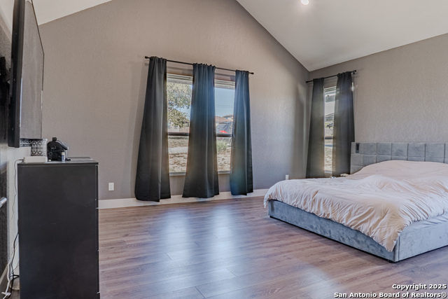 Image 15 of 47 For 732 Lake Valley