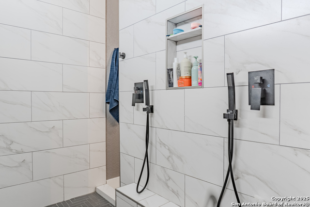 Image 19 of 47 For 732 Lake Valley