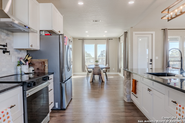 Image 31 of 47 For 732 Lake Valley