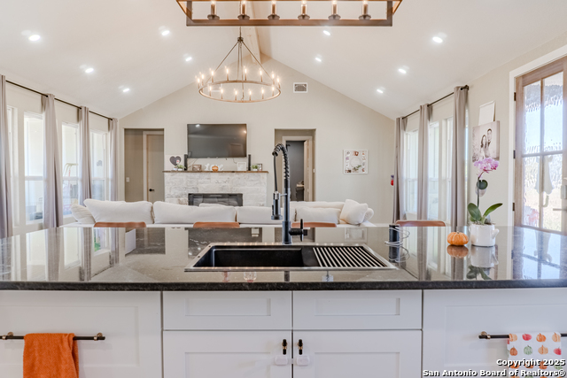 Image 36 of 47 For 732 Lake Valley