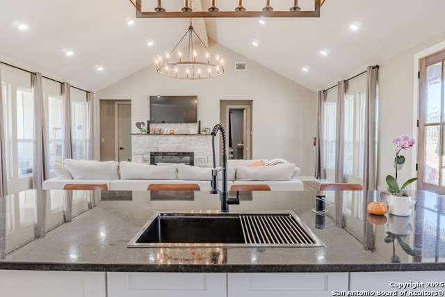 Image 37 of 47 For 732 Lake Valley