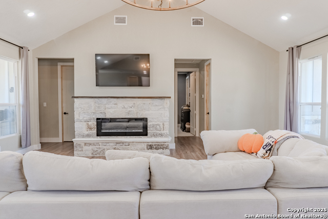 Image 38 of 47 For 732 Lake Valley