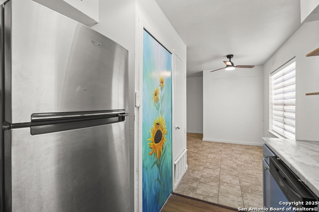 Image 13 of 24 For 923 Vance Jackson  905