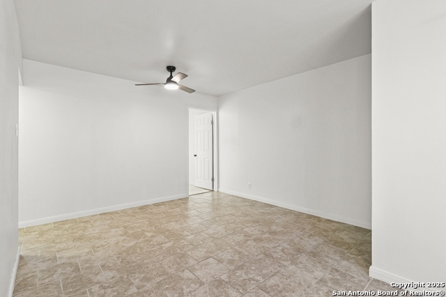 Image 8 of 24 For 923 Vance Jackson  905