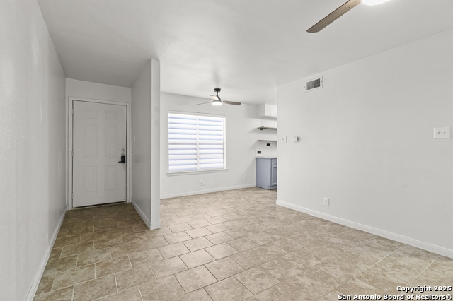 Image 9 of 24 For 923 Vance Jackson  905