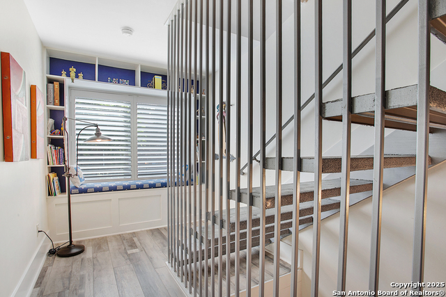 Image 12 of 25 For 825 Park E