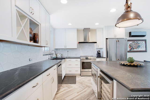 Image 20 of 25 For 825 Park E