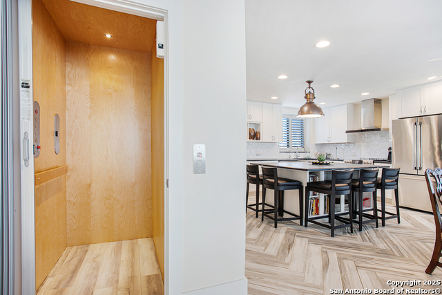 Image 25 of 25 For 825 Park E