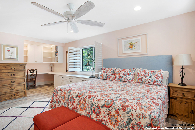 Image 9 of 25 For 825 Park E