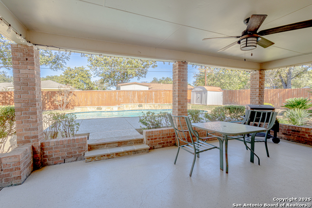 Image 24 of 30 For 729 Rocklyn Dr