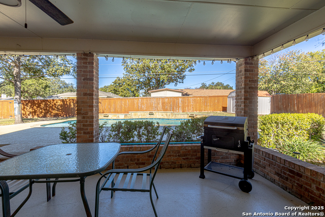 Image 25 of 30 For 729 Rocklyn Dr