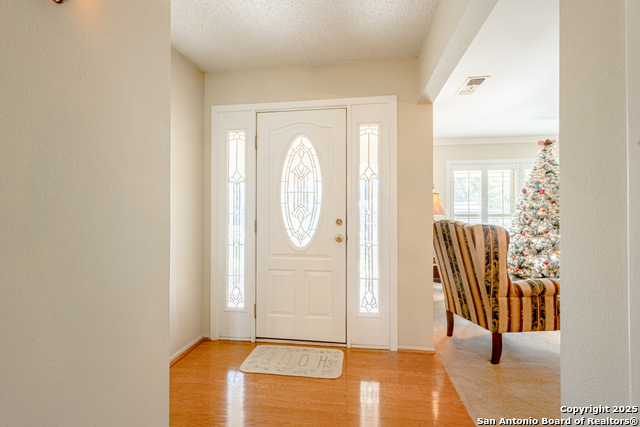 Image 6 of 30 For 729 Rocklyn Dr