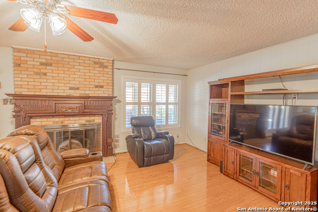 Image 8 of 30 For 729 Rocklyn Dr