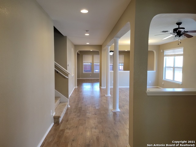 Image 2 of 19 For 10919 Fox Crest