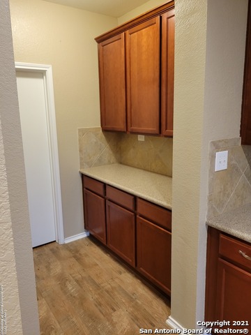 Image 8 of 19 For 10919 Fox Crest