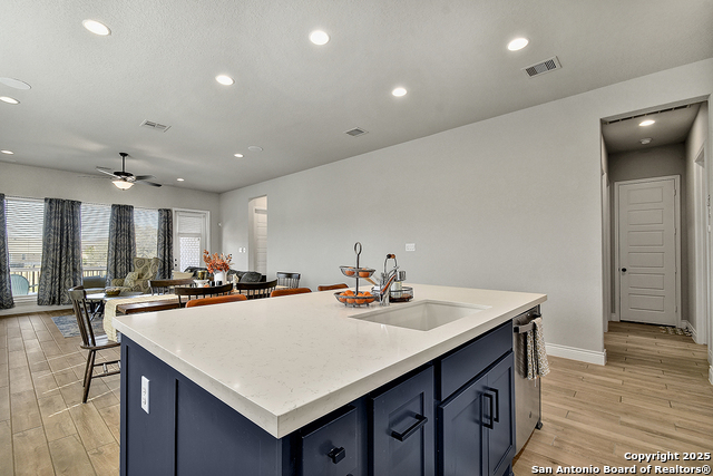 Listing photo id 11 for 2192 August  