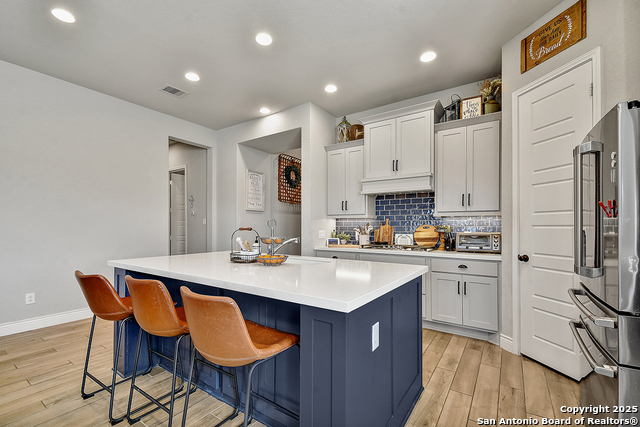 Listing photo id 12 for 2192 August  