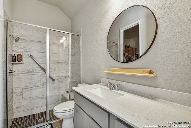 Listing photo id 18 for 2192 August  