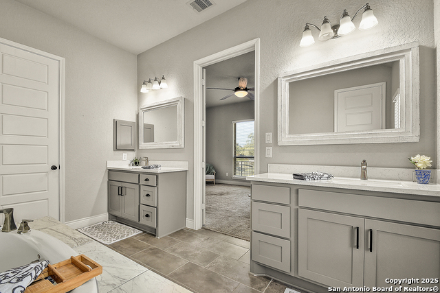 Listing photo id 24 for 2192 August  