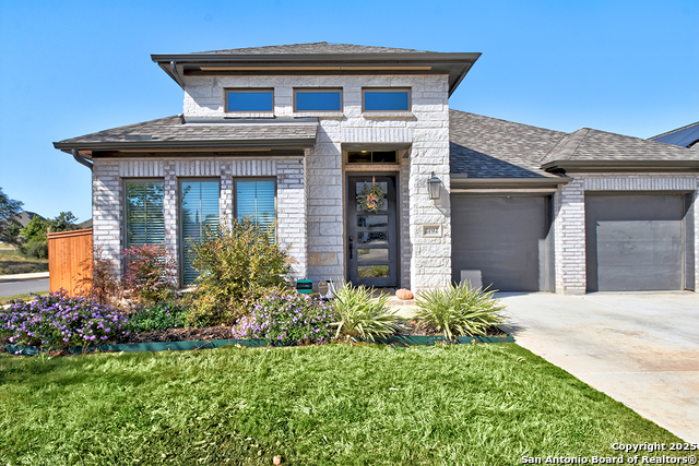 Listing photo id 1 for 2192 August  