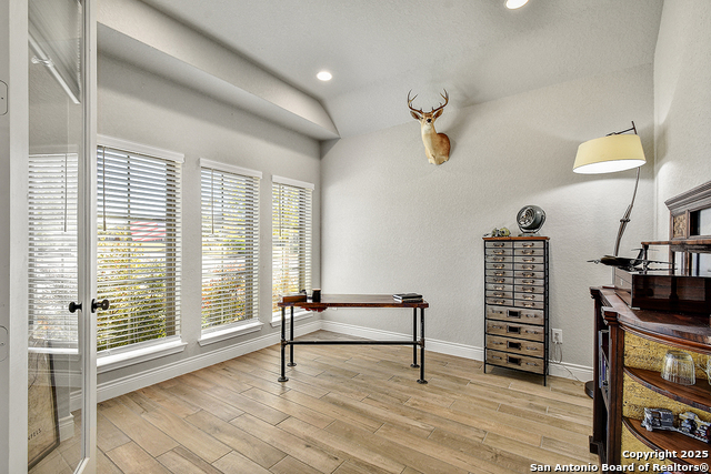 Listing photo id 4 for 2192 August  