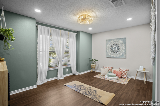 Image 22 of 36 For 3205 Rosewell