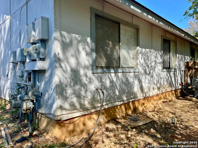 Listing photo id 9 for 8808 Meadow Range St