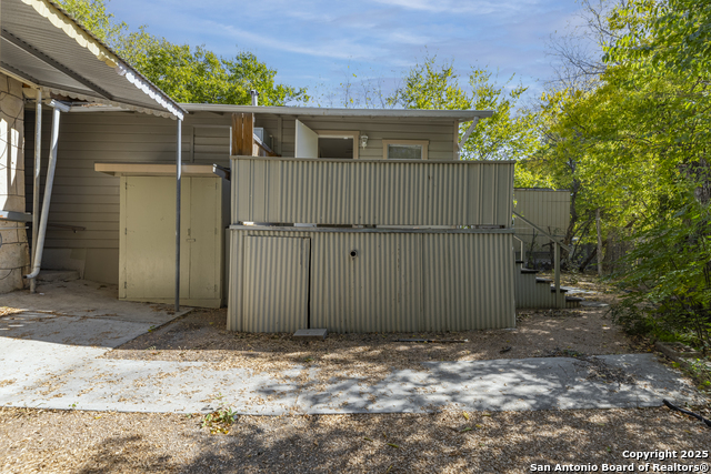 Image 16 of 17 For 308 Theo Ave W 2