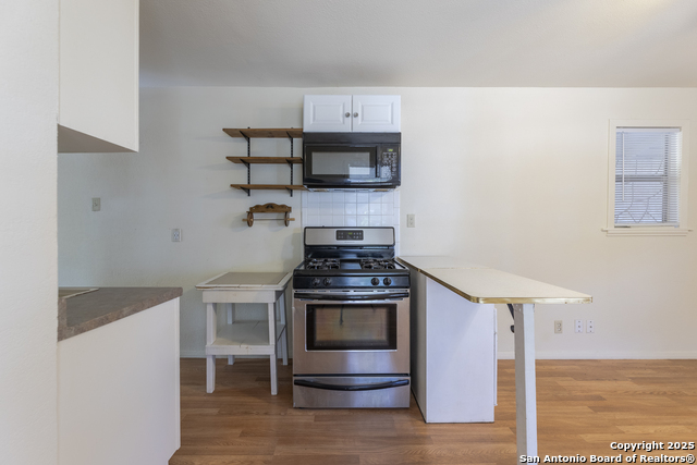 Image 5 of 17 For 308 Theo Ave W 2