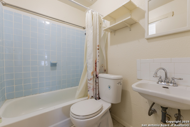 Image 8 of 17 For 308 Theo Ave W 2