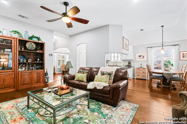 Image 10 of 36 For 6634 Shady Bend