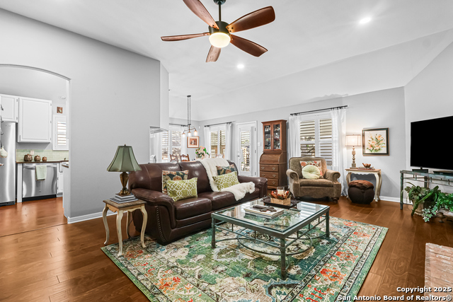 Image 11 of 36 For 6634 Shady Bend