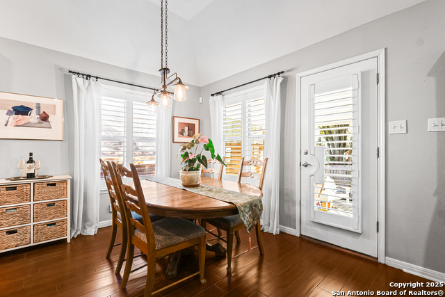 Image 12 of 36 For 6634 Shady Bend