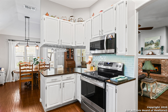 Image 14 of 36 For 6634 Shady Bend