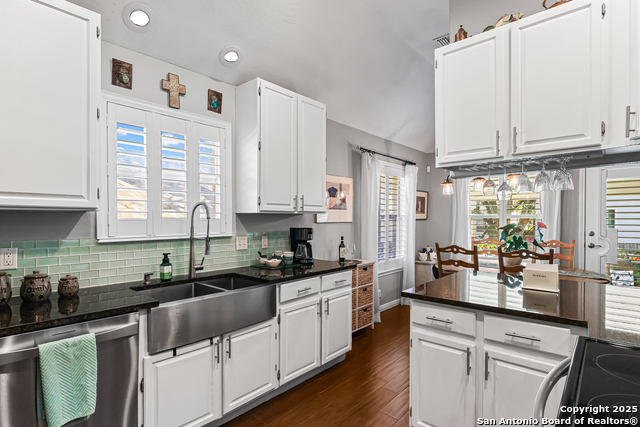 Image 15 of 36 For 6634 Shady Bend