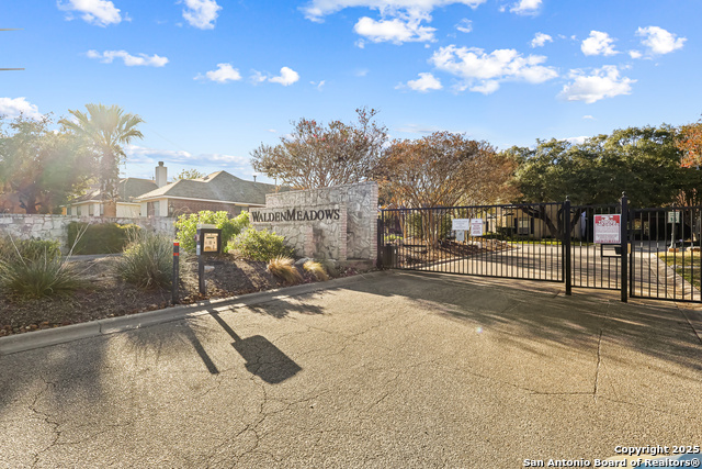 Image 35 of 36 For 6634 Shady Bend