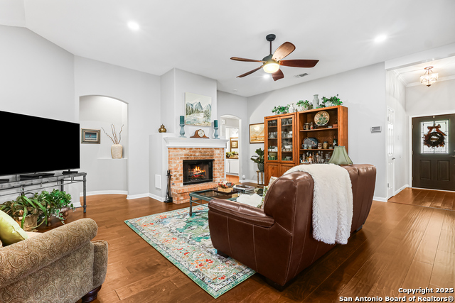 Image 9 of 36 For 6634 Shady Bend