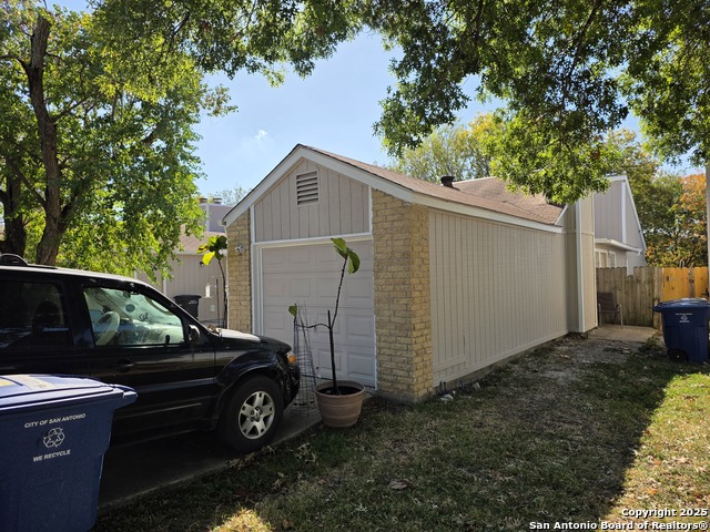 Image 4 of 10 For 14515-14517 Clovelly Wood