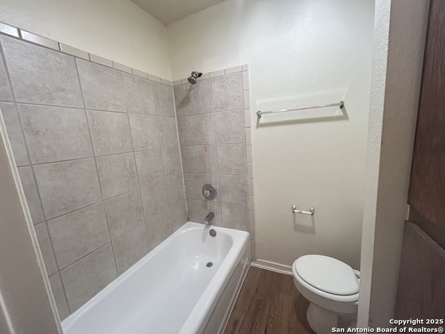 Image 5 of 10 For 14515-14517 Clovelly Wood