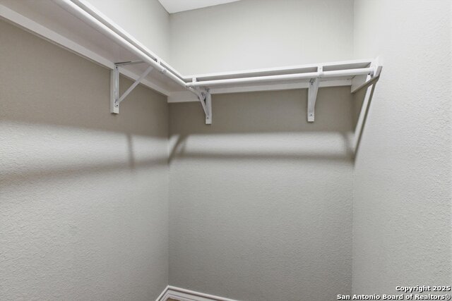 Image 21 of 27 For 8234 Greenbrier