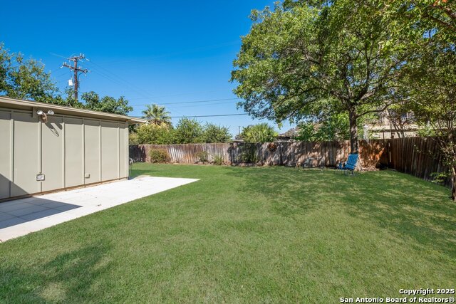 Image 25 of 27 For 8234 Greenbrier