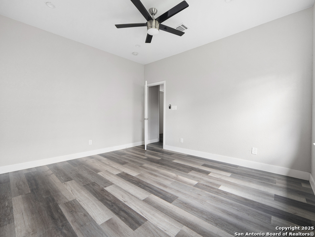 Image 13 of 27 For 130 Vitra Pl